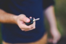 自動車のキーレスエントリーは、既に傍受手法が確立されている。 