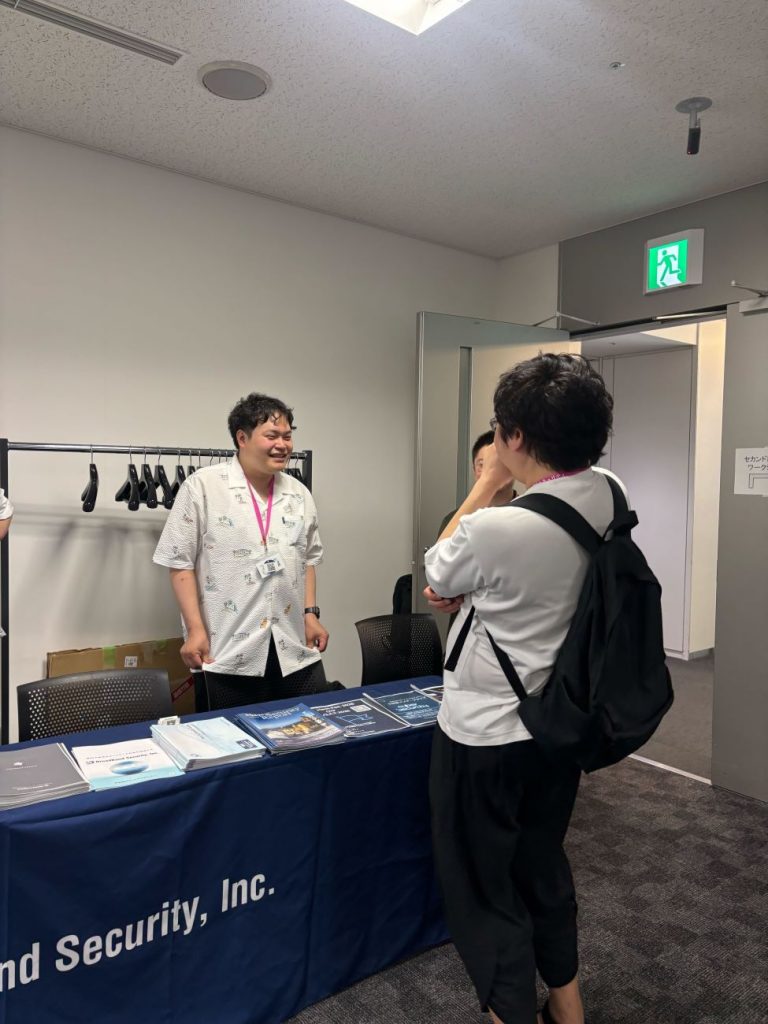 HackFes2025ブロードバンドセキュリティブース写真3